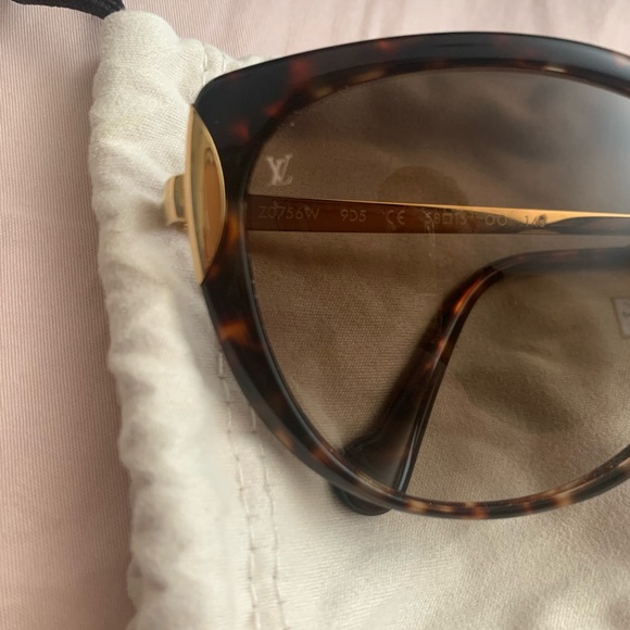 Louis Vuitton Tort Sunglasses - Picture 7 of 9